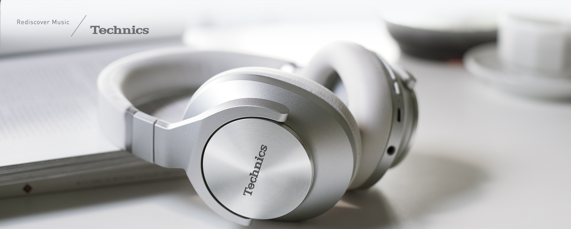 EAH-A800 headphones