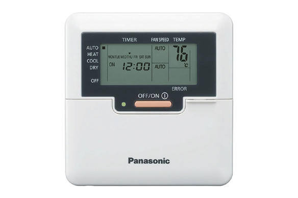 Thermostat numérique Panasonic affichant des réglages de temps et de température.