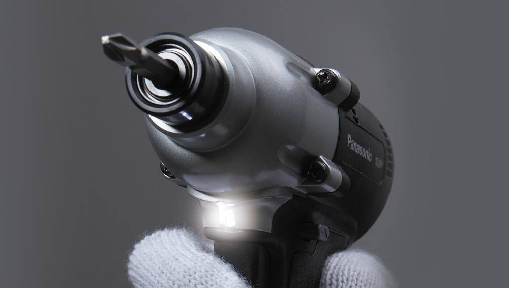 PT21030WEB-FeaturesBenefits-Banner-Tools-Hero-1