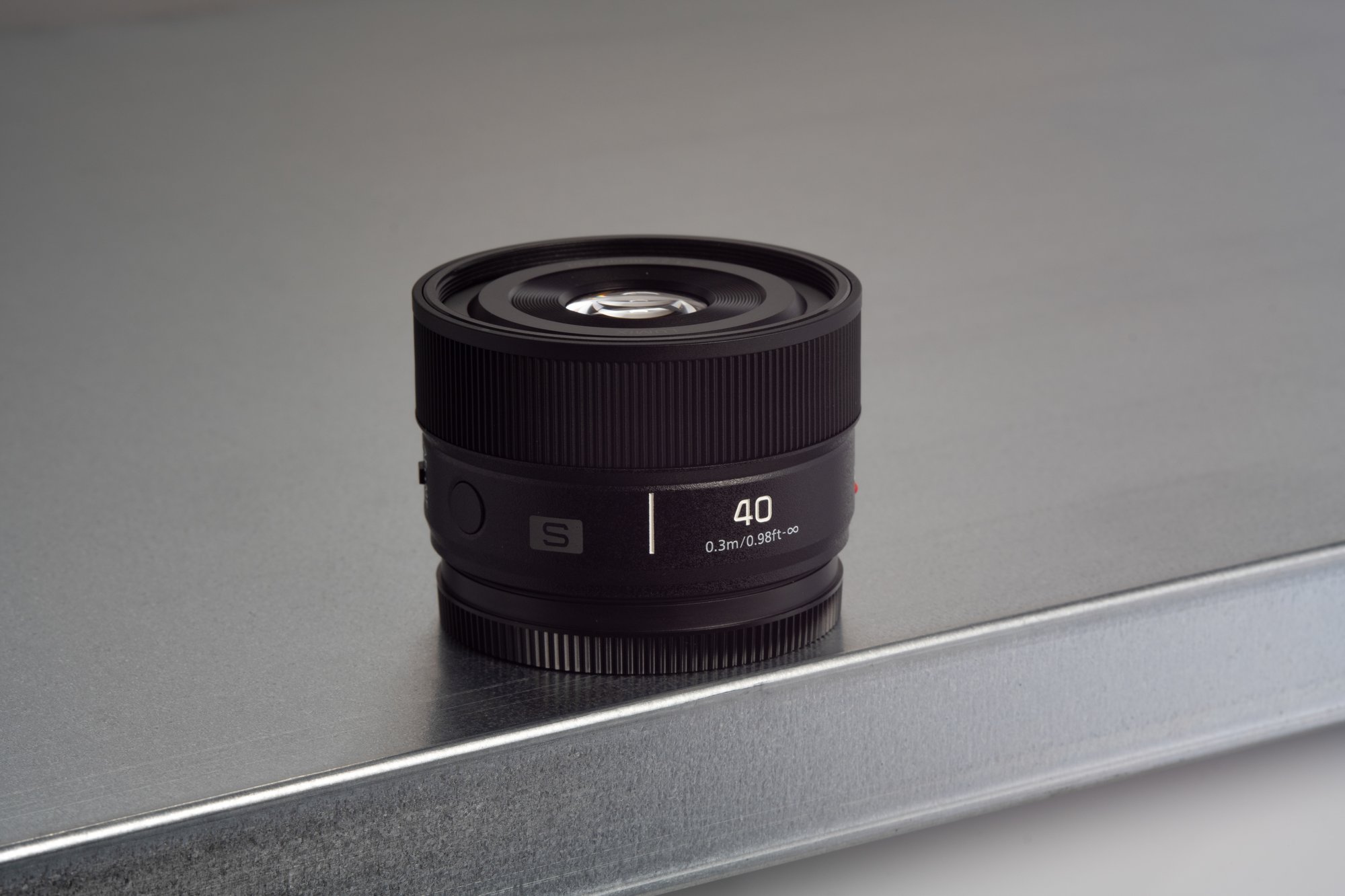 SS40 Lens on the table