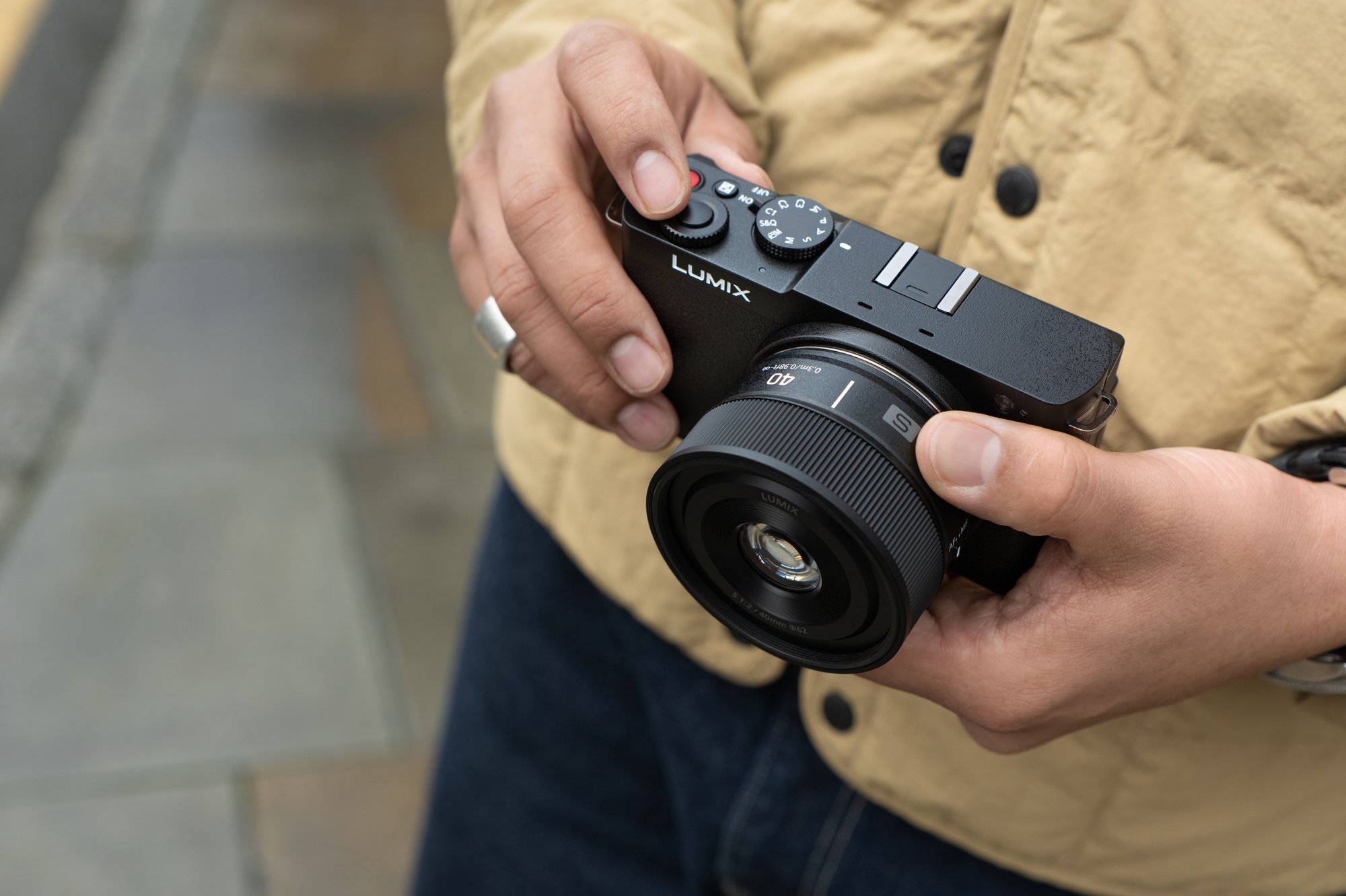 A hand holding camera with SS40 Lens