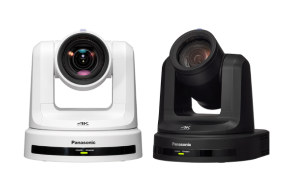 Deux appareils photo Panasonic 4K PTZ, un blanc et un noir.