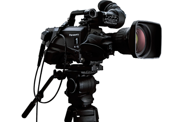 Système de caméra HDR Panasonic 4K sur un trépied, vue de profil.